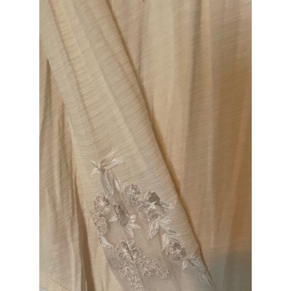Free People lace long sleeve top. Color- cream/ivory. New with tags. Size- small - Picture 4 of 4